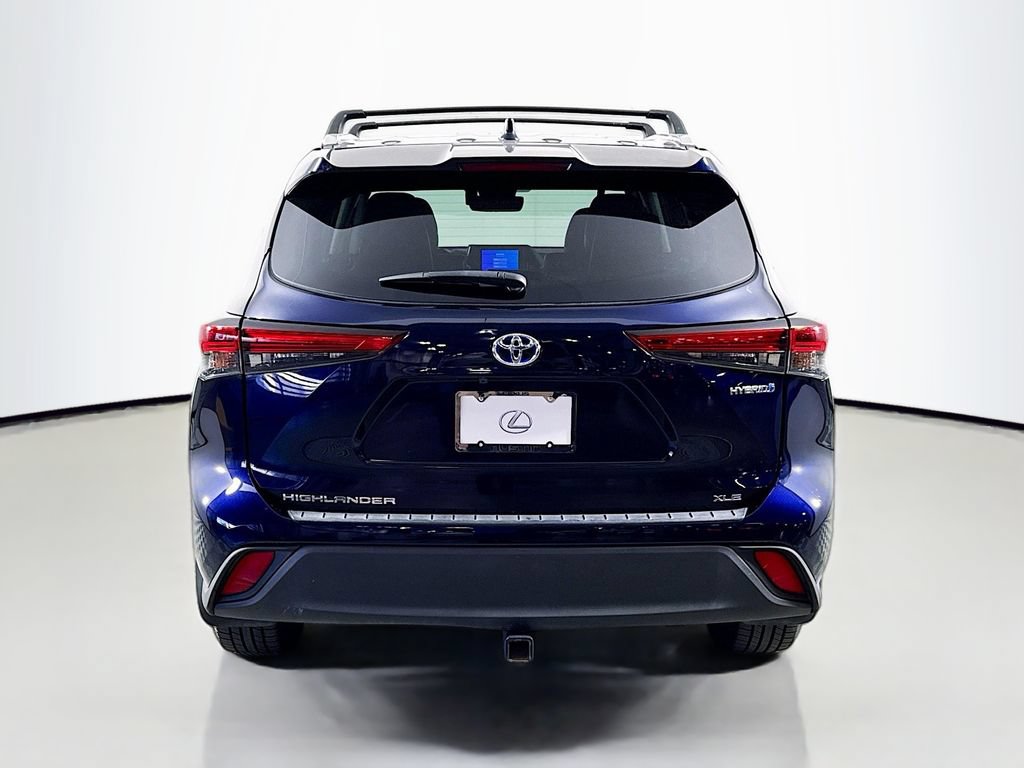 Used 2023 Toyota Highlander XLE FWD image 6