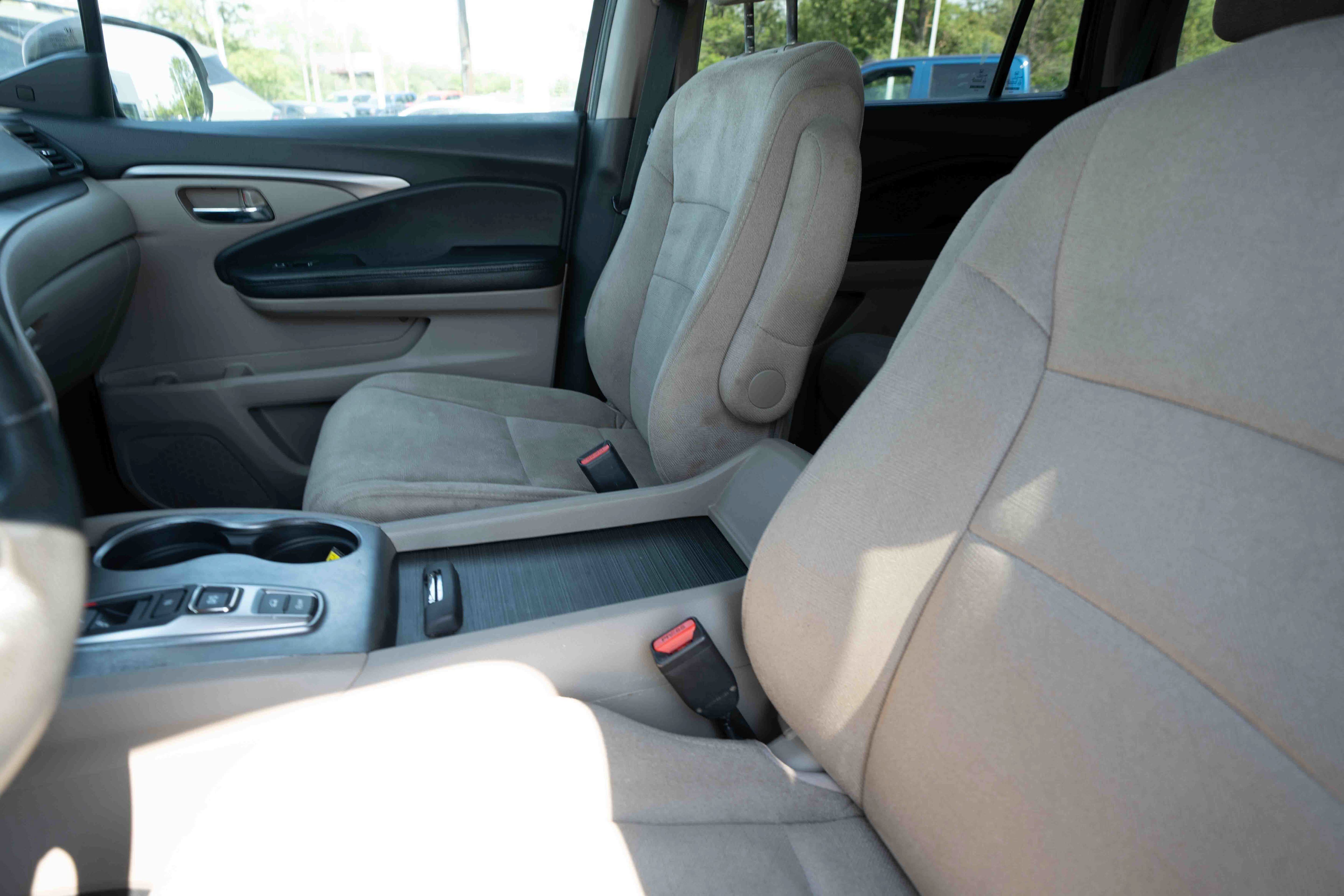 Used 2021 Honda Pilot EX image 10