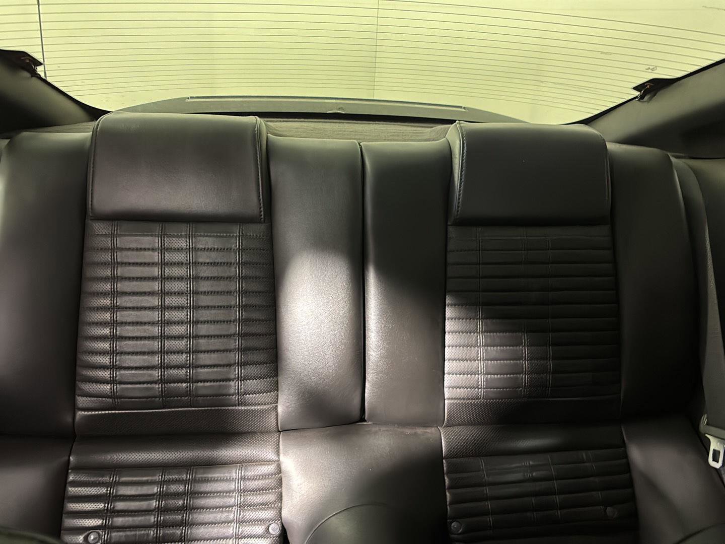 Used 2010 Ford Mustang Shelby GT500 RWD image 17