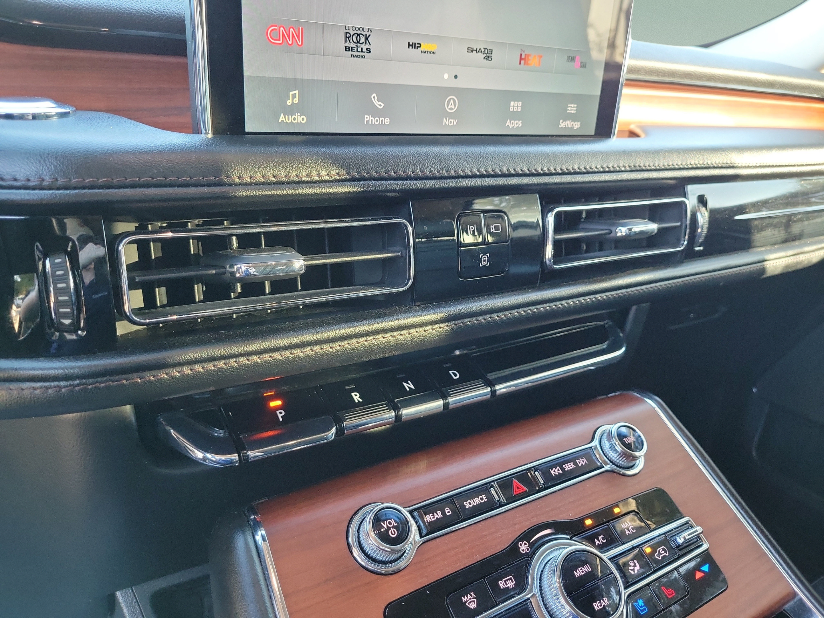 Used 2022 Lincoln Aviator Reserve w/ Equipment Group 201A AWD/4WD image 19