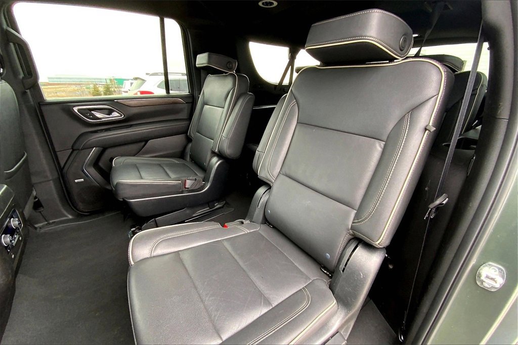 Used 2023 Chevrolet Suburban Premier image 20