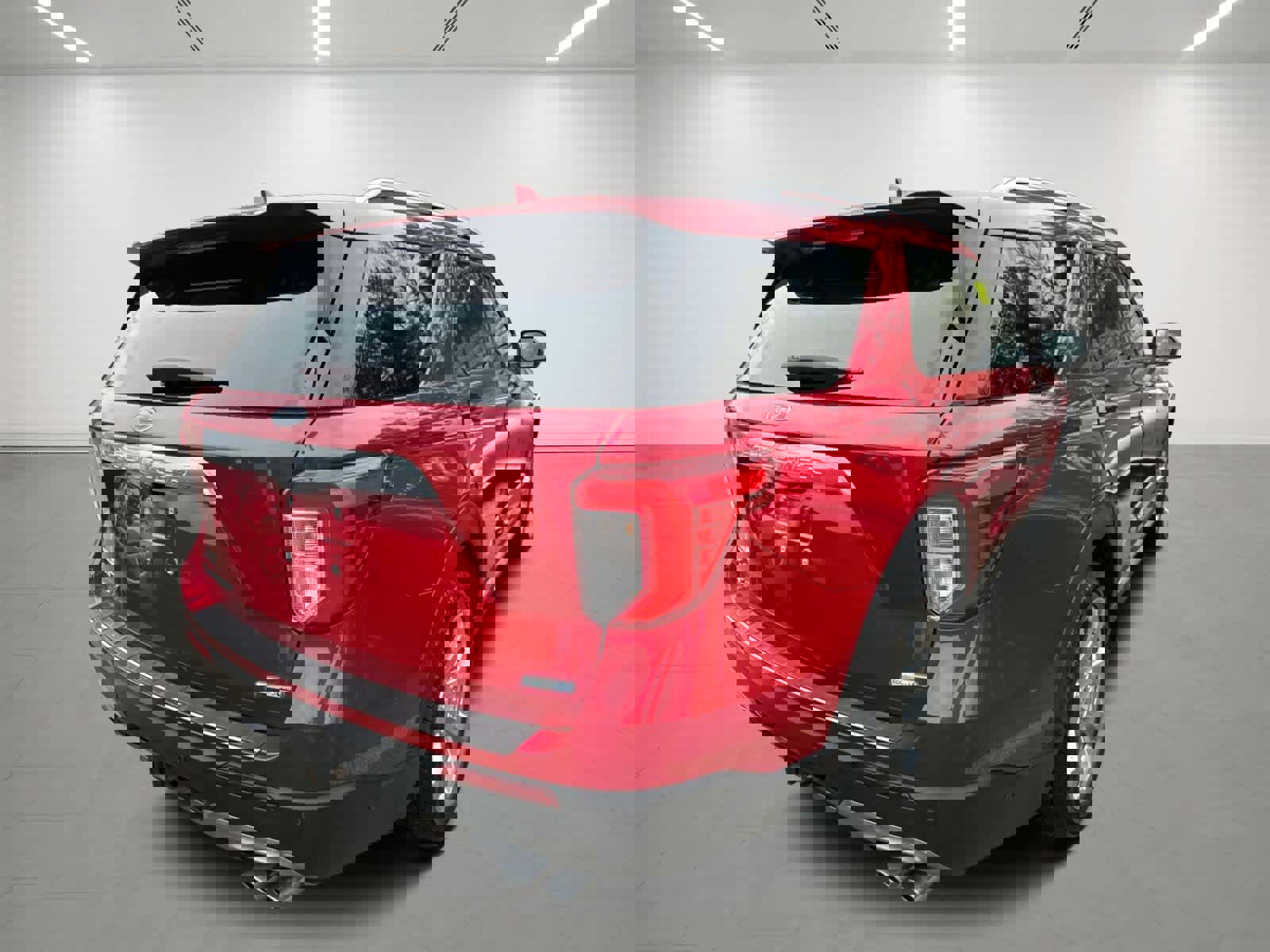 Used 2020 Ford Explorer Platinum w/ Premium Technology Package image 3