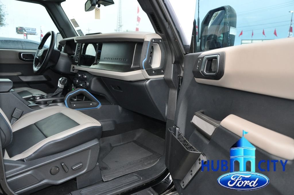 Used 2023 Ford Bronco Wildtrak image 17