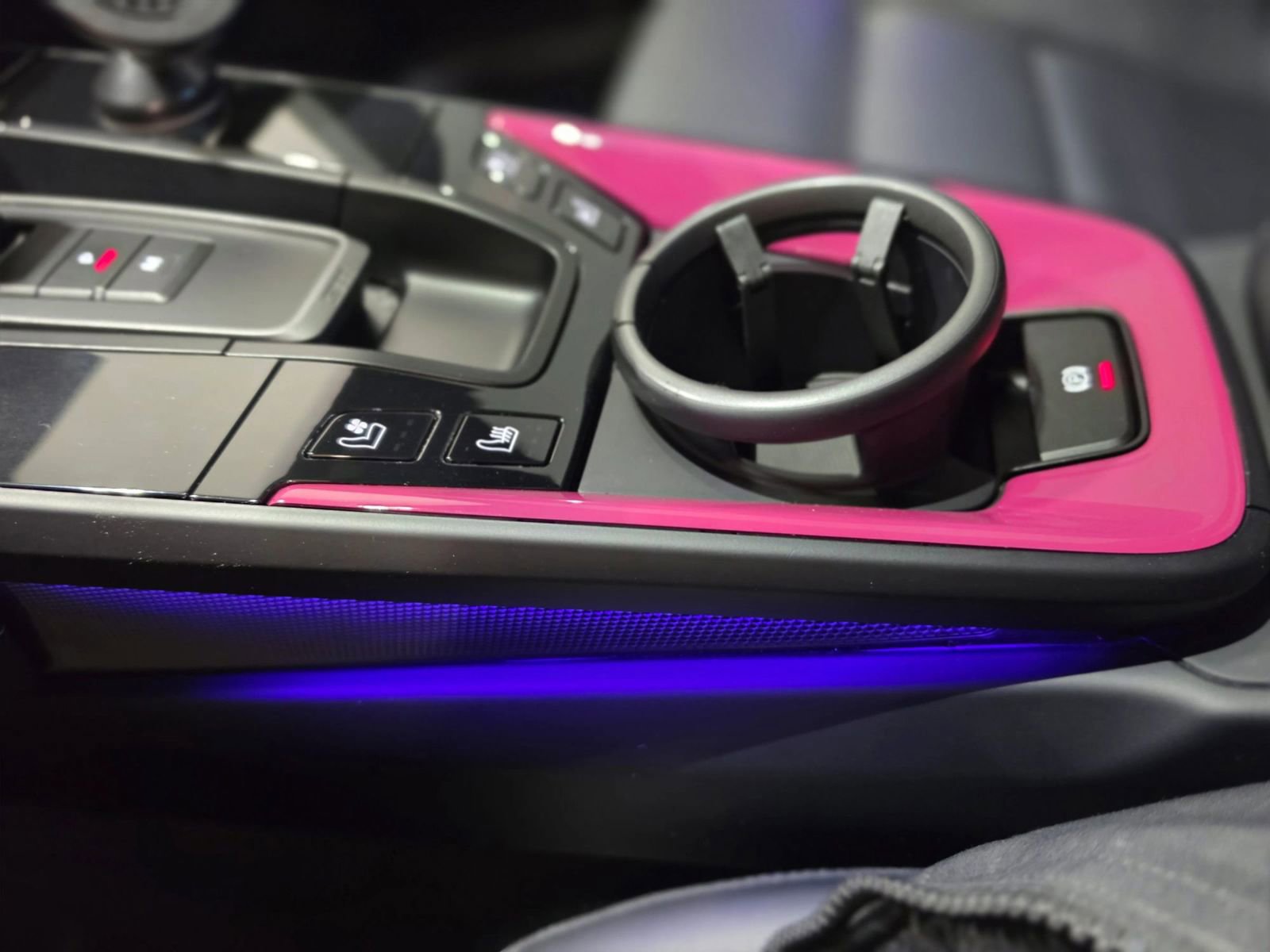 Used 2024 Porsche 911 Carrera GTS w/ Premium Package RWD image 92