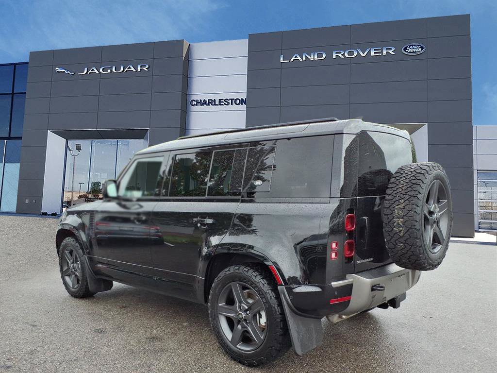 Used 2024 Land Rover Defender 110 X-Dynamic SE AWD/4WD image 3