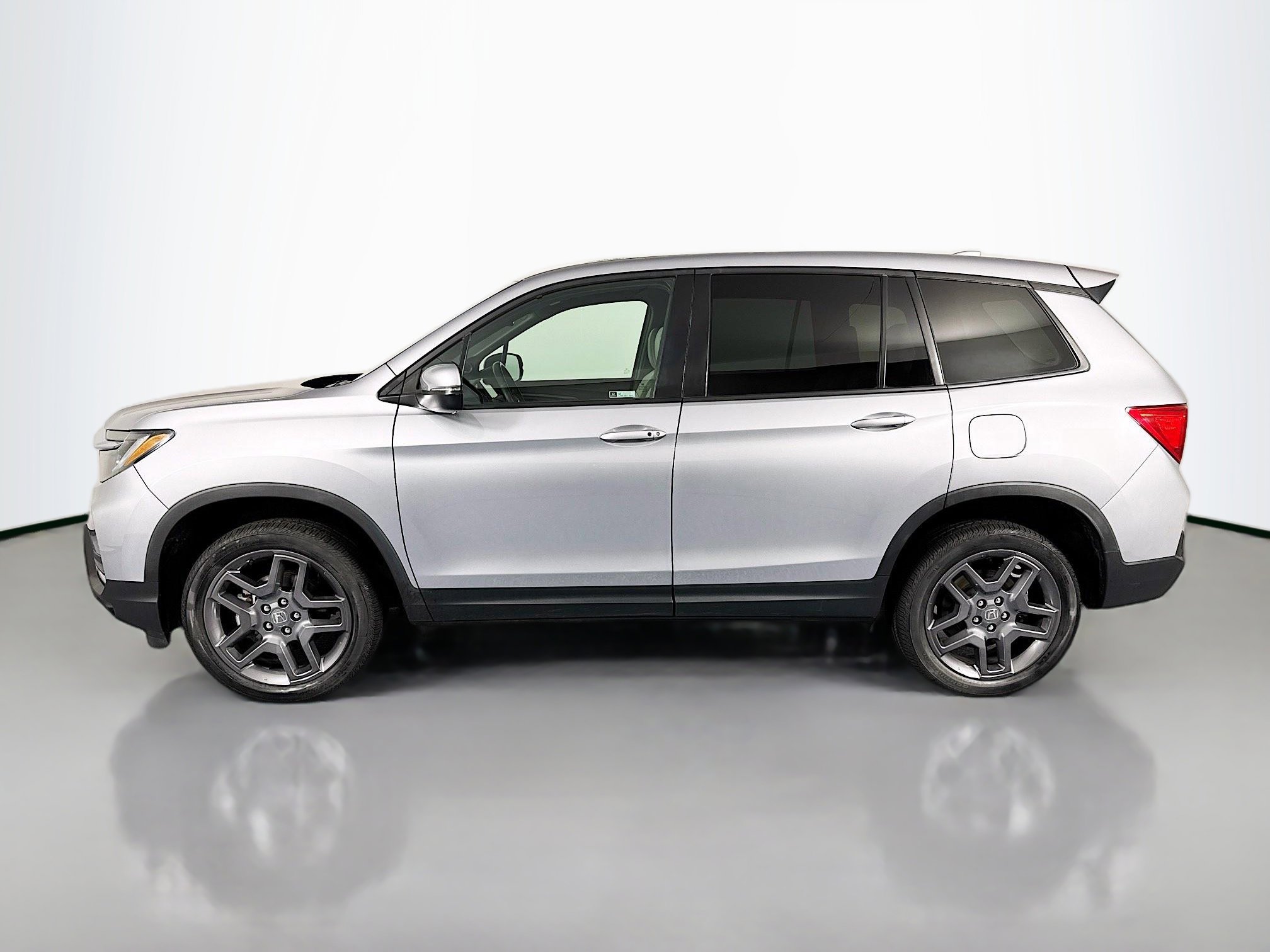 Certified 2023 Honda Passport EX-L image 8