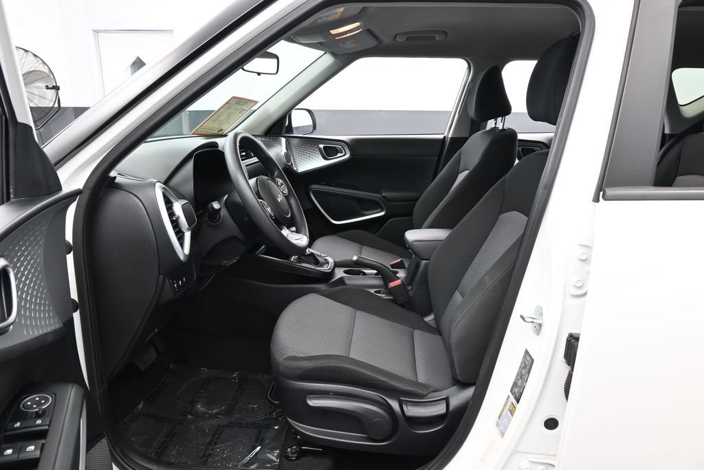 Used 2024 Kia Soul LX w/ Option Group 015 FWD image 11