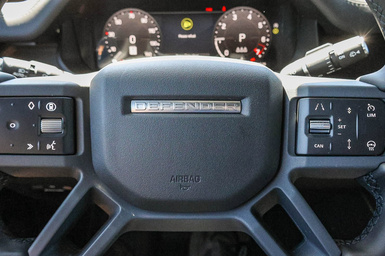 New 2026 Land Rover Defender 110 X-Dynamic SE AWD/4WD image 32