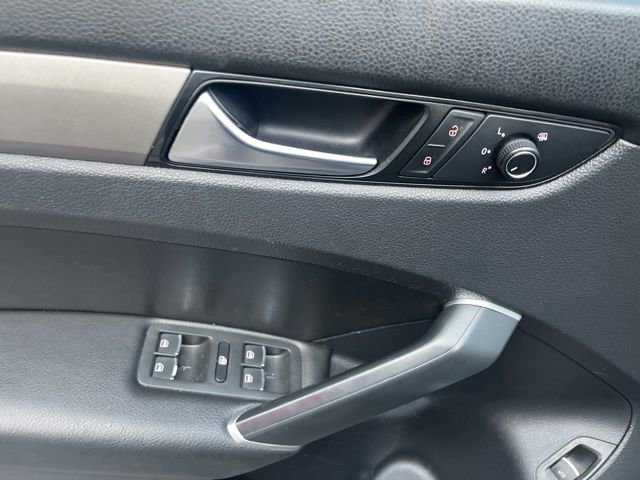 Used 2022 Volkswagen Passat 2.0T SE image 17