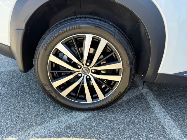 Certified 2025 Nissan Pathfinder Platinum w/ Cargo Package image 14