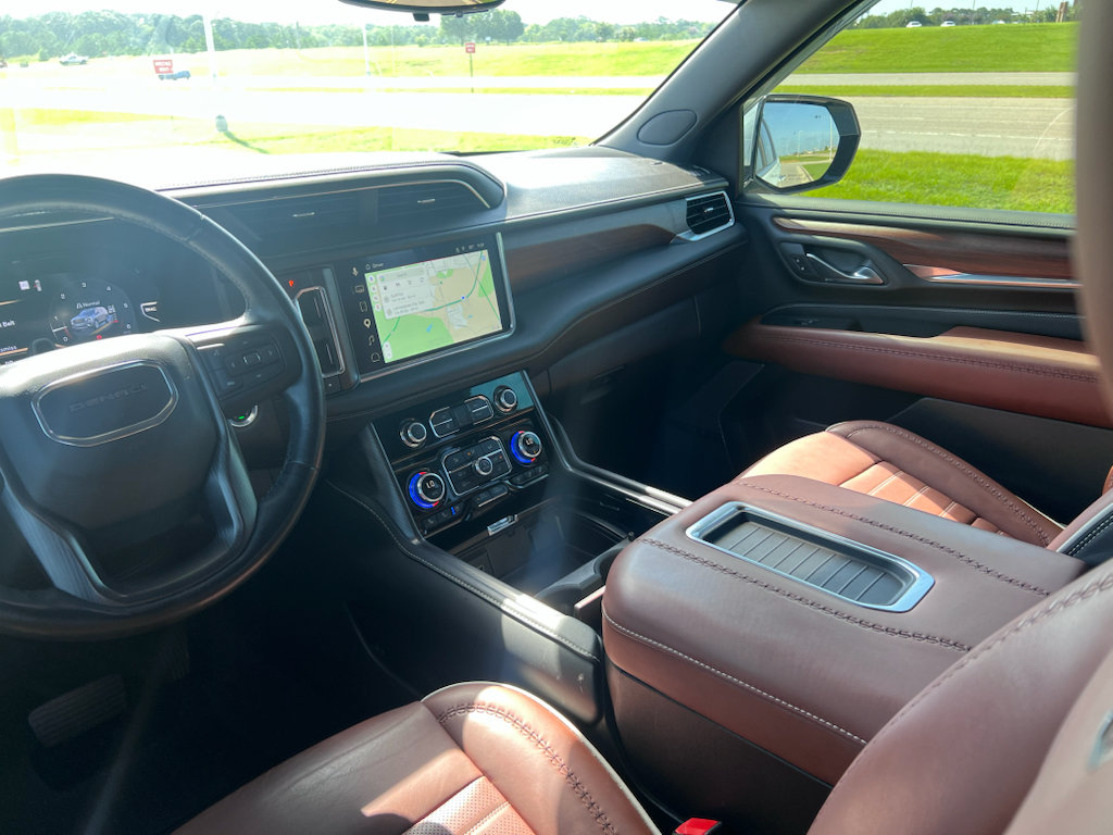Used 2023 GMC Yukon XL Denali Ultimate AWD/4WD image 22