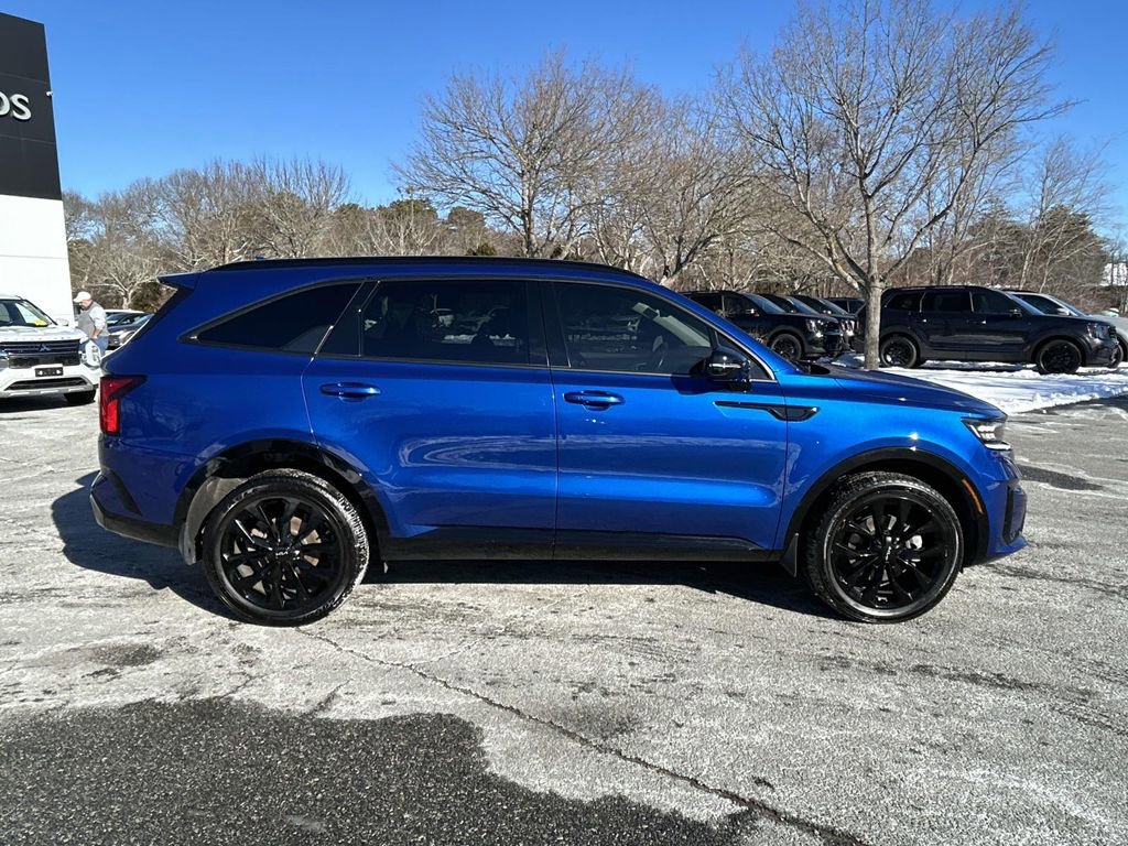 Certified 2022 Kia Sorento SX image 2