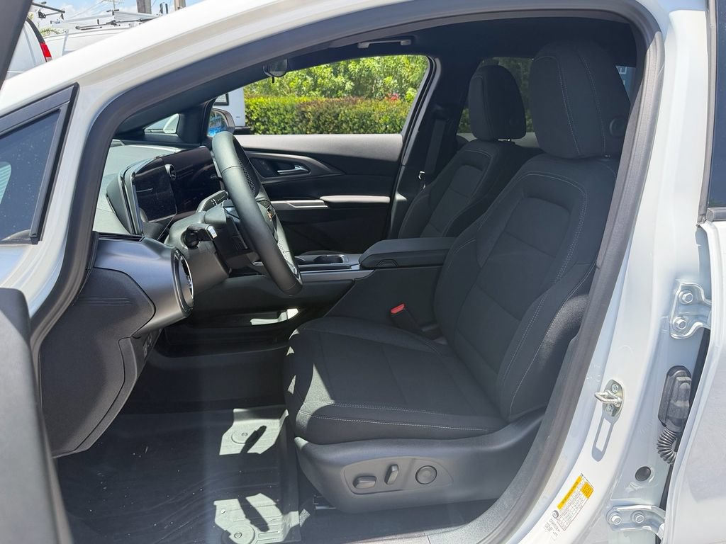 New 2026 Chevrolet Equinox EV LT w/ Comfort Package AWD/4WD image 5