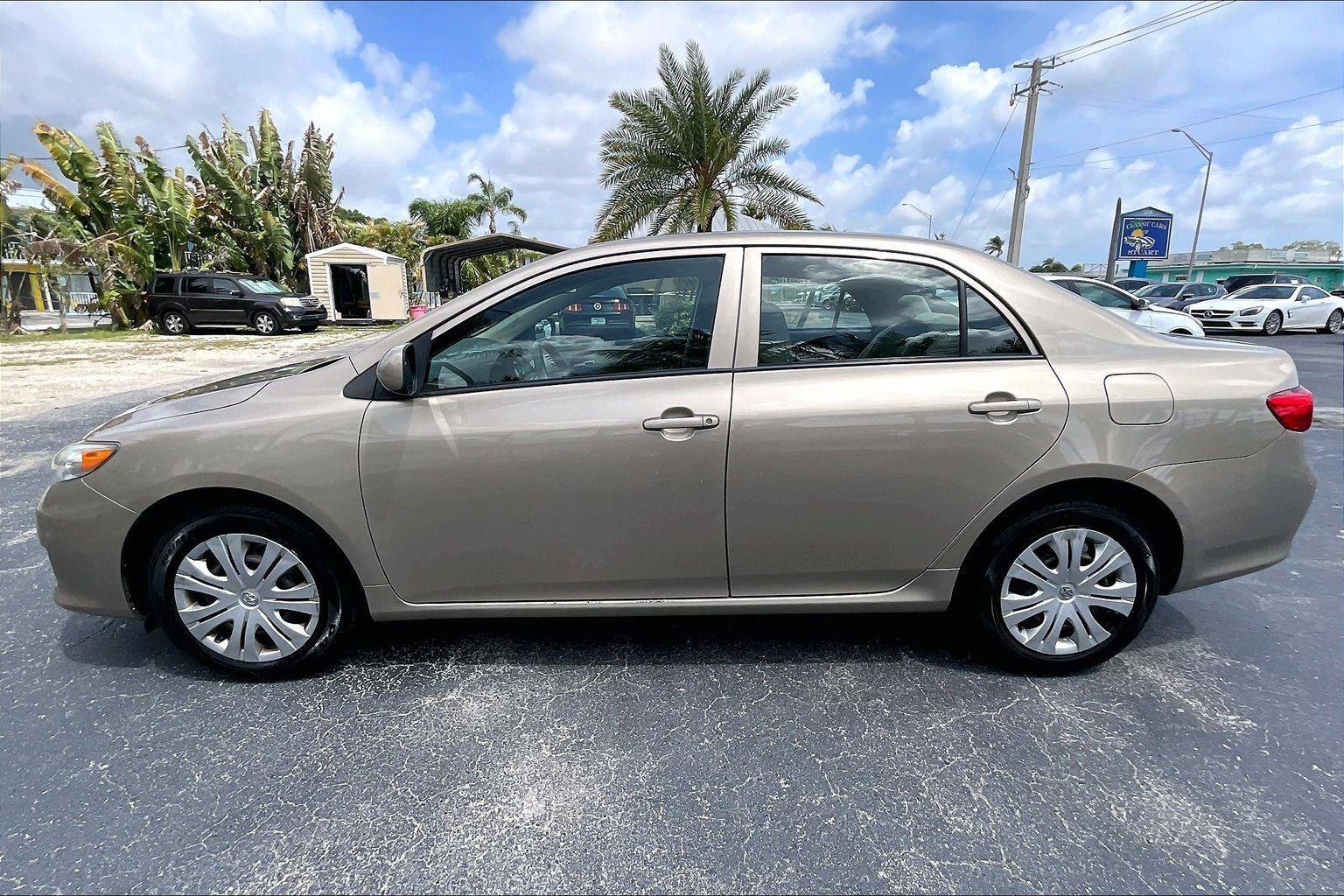 Used 2010 Toyota Corolla LE FWD image 26