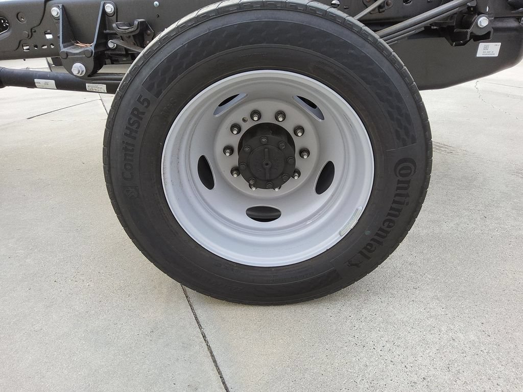 New 2026 Ford F550 2WD Regular Cab Super Duty image 14