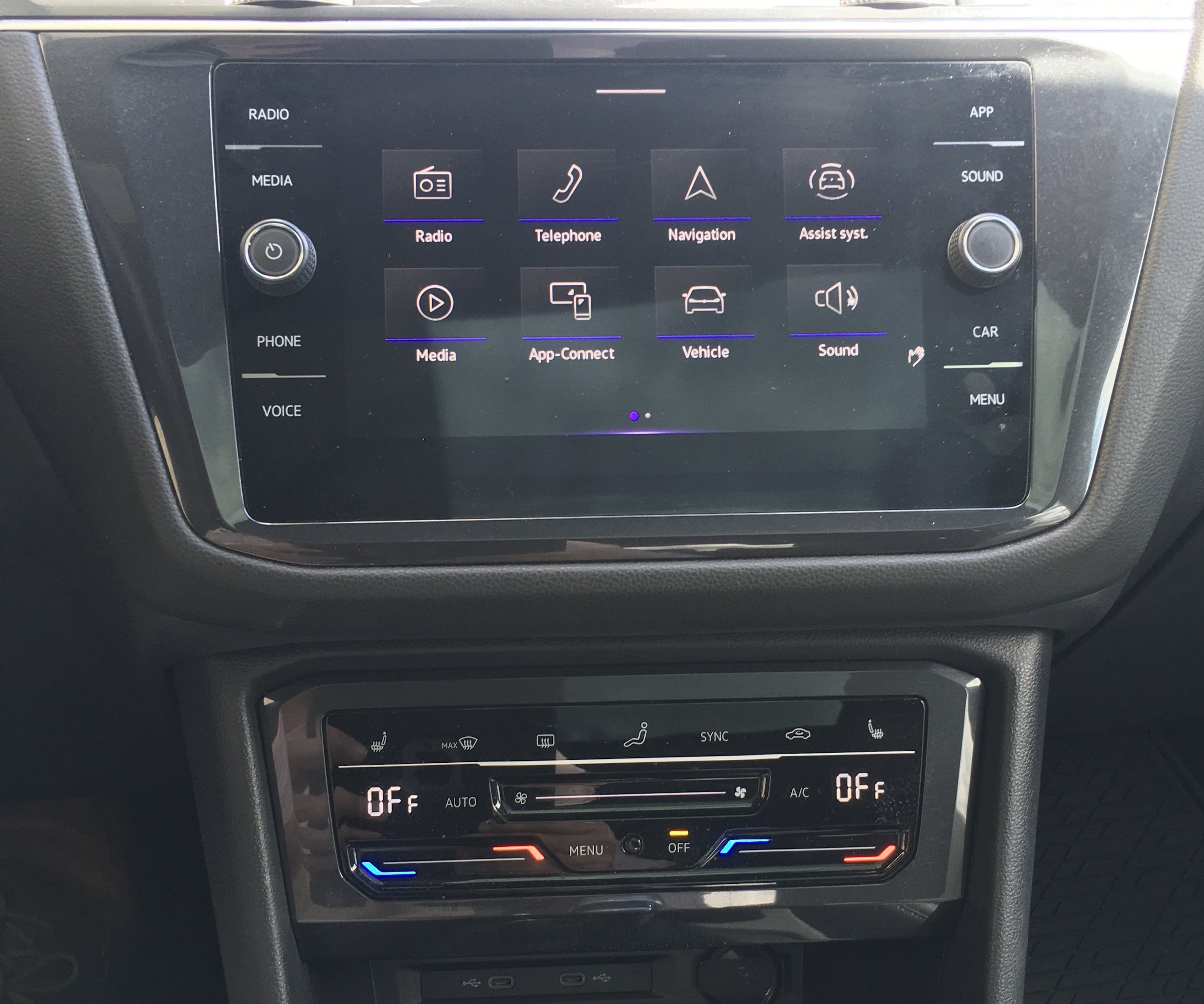 Certified 2022 Volkswagen Tiguan SE R-Line AWD/4WD image 12