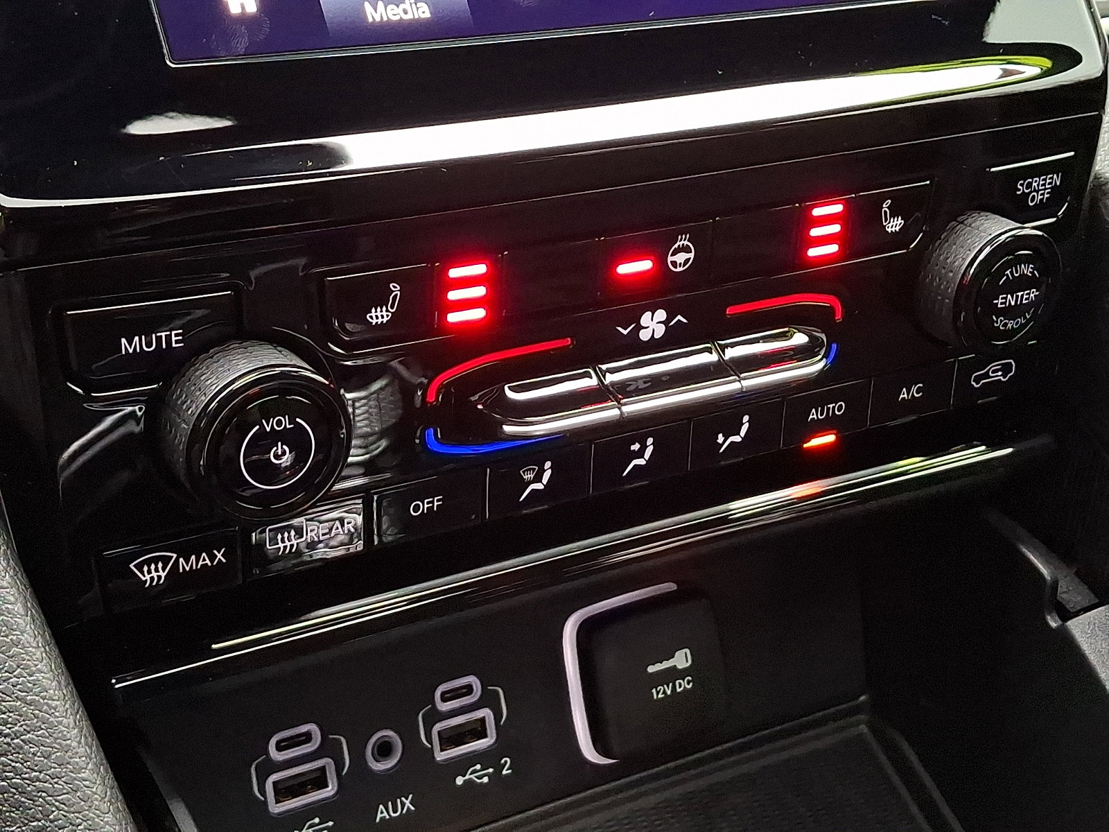 Certified 2025 Jeep Grand Cherokee L Laredo w/ Luxury Tech Group I image 18