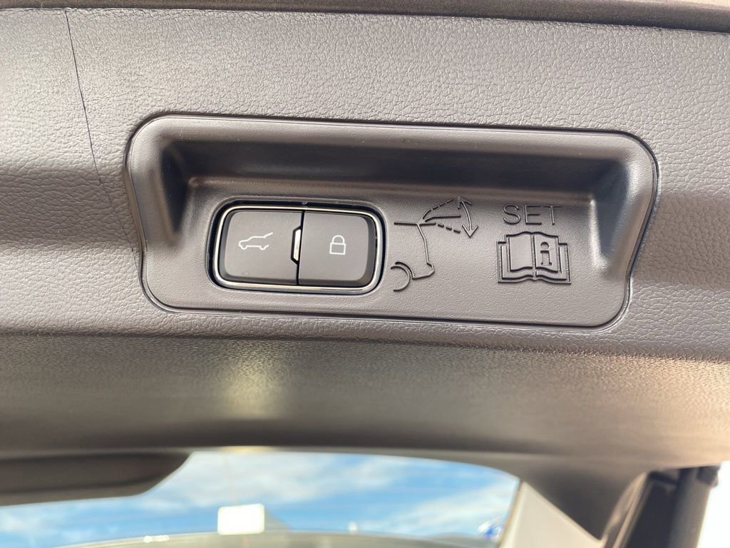New 2025 Ford Explorer Active image 14