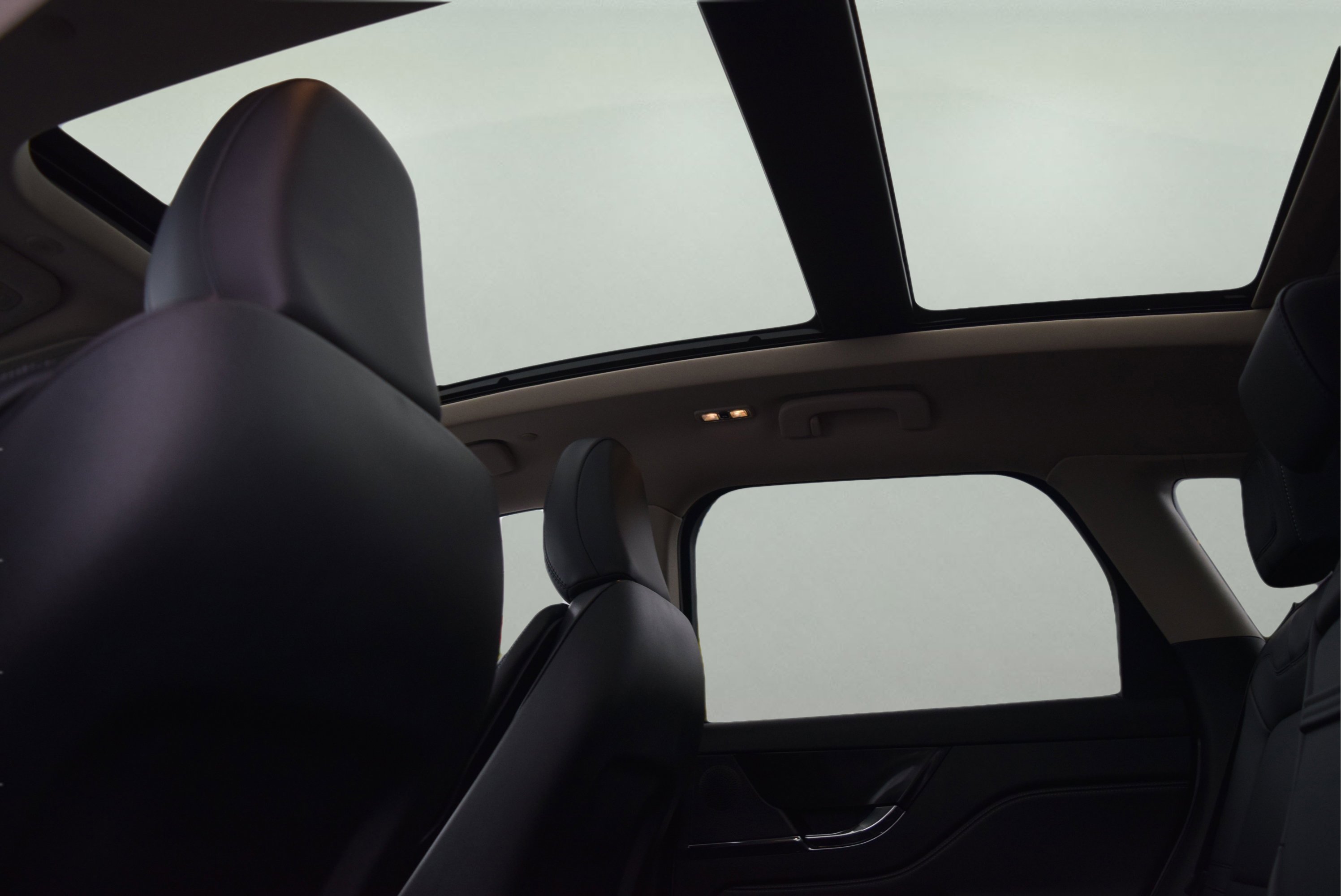 Used 2024 Lincoln Corsair Premiere w/ Equipment Group 101A image 7