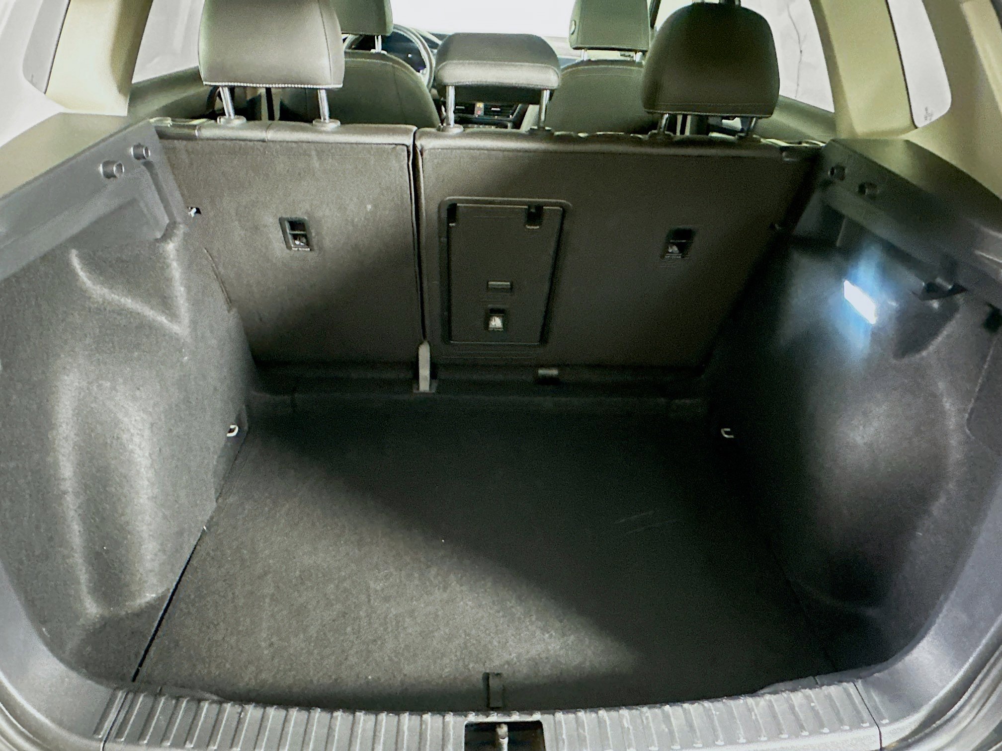 Used 2024 Volkswagen Taos SE image 27