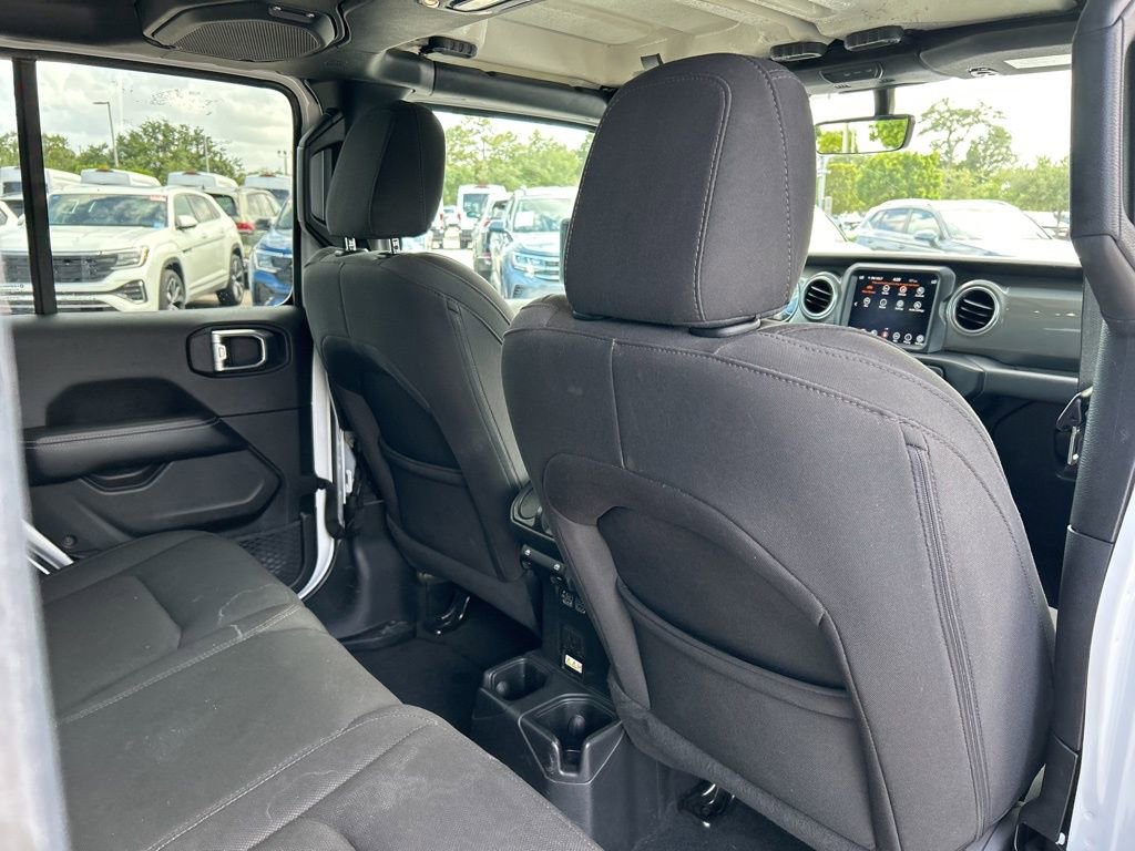 Used 2022 Jeep Wrangler Unlimited Sahara image 39