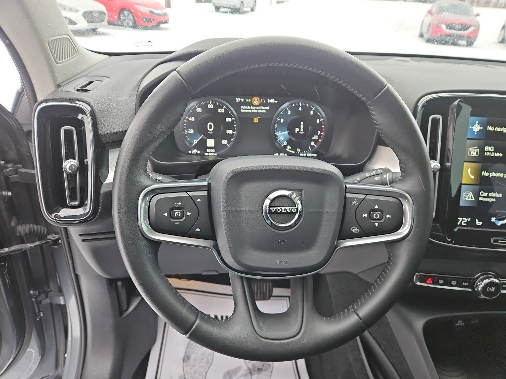 Used 2019 Volvo XC40 T5 Momentum image 11