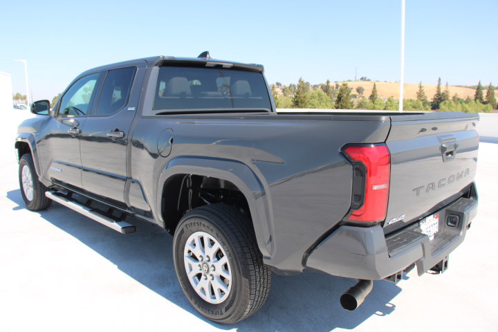 Certified 2024 Toyota Tacoma SR5 AWD/4WD image 6