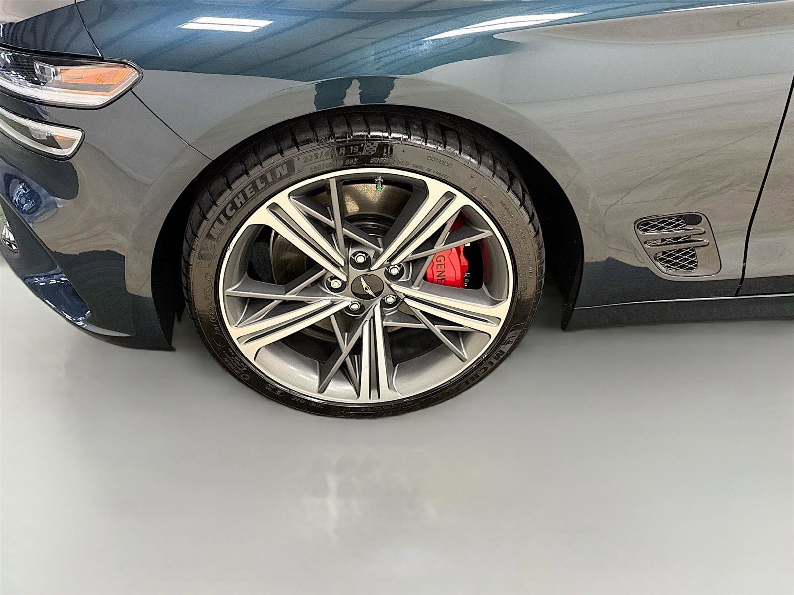 Used 2024 Genesis G70 3.3T Advanced w/ Sport Prestige Package image 32