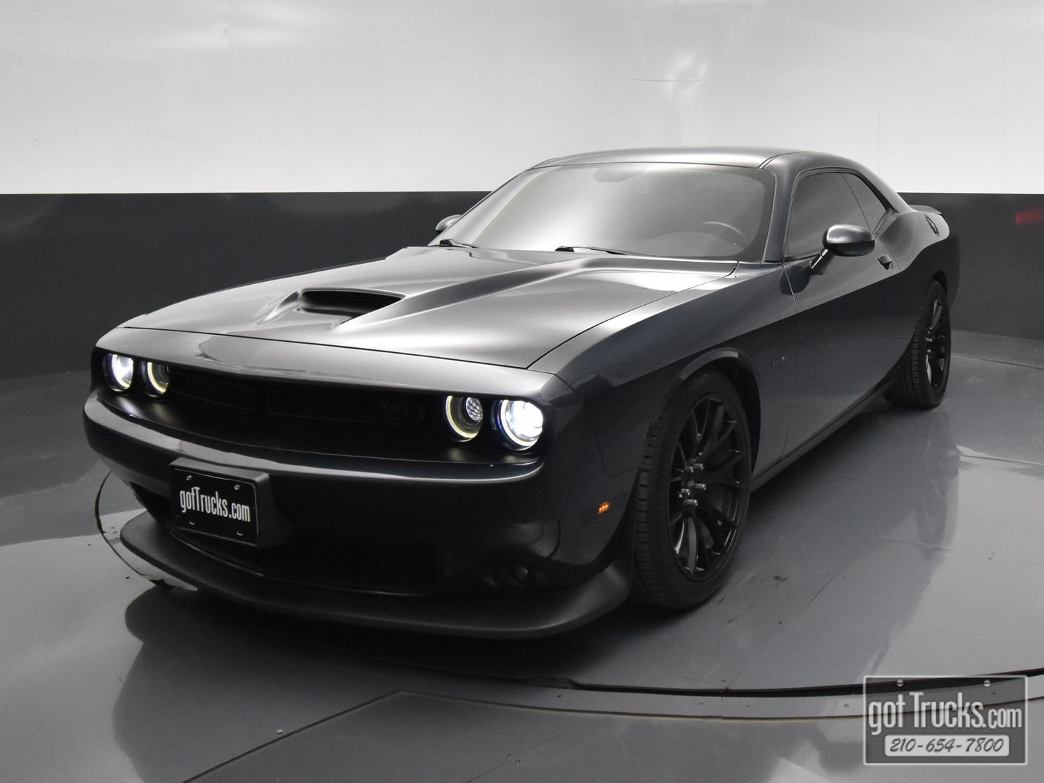 Used 2019 Dodge Challenger R/T w/ Driver Convenience Group RWD image 45