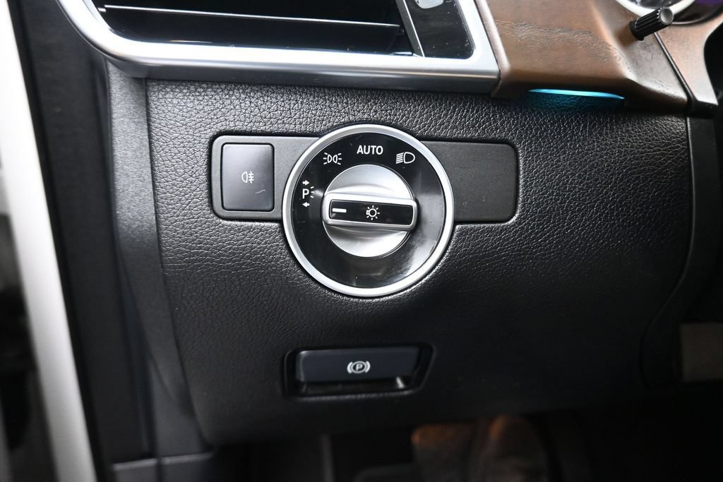 Used 2018 Mercedes-Benz GLS 450 4MATIC image 35