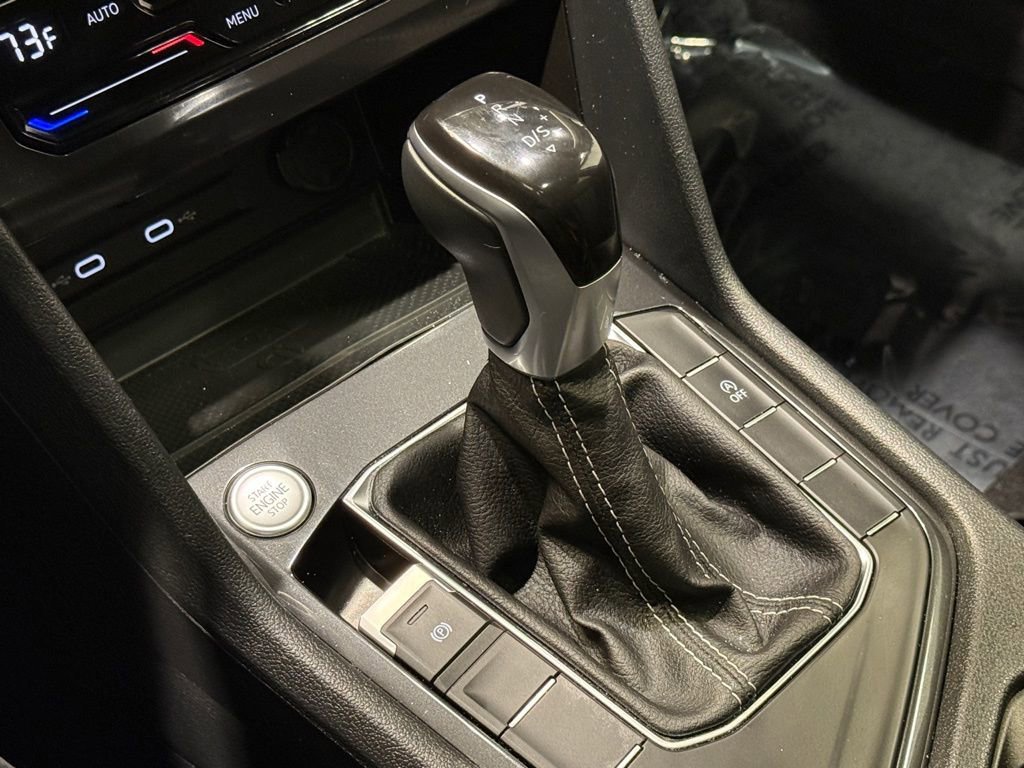 Used 2024 Volkswagen Tiguan SE image 33