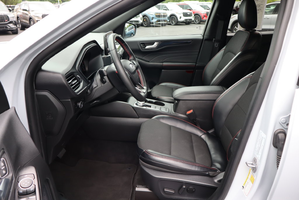 Used 2025 Ford Escape ST-Line Select AWD/4WD image 22