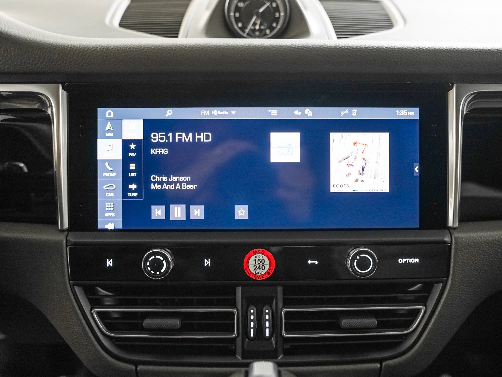 Certified 2025 Porsche Macan image 22