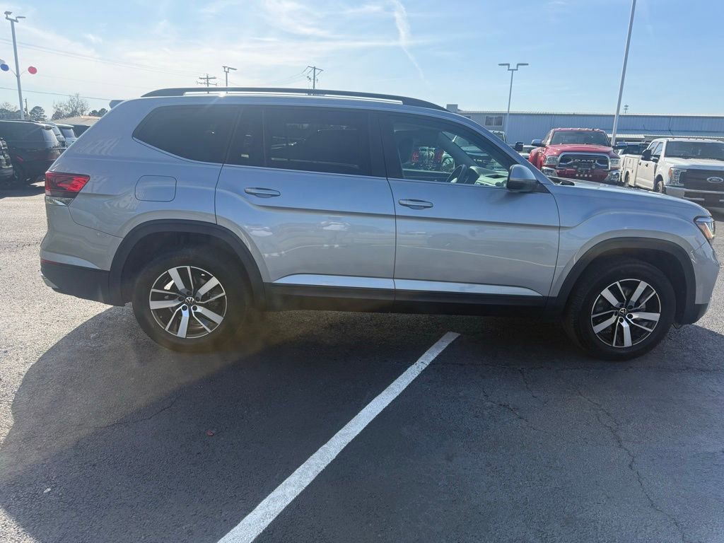 Used 2023 Volkswagen Atlas SE image 4