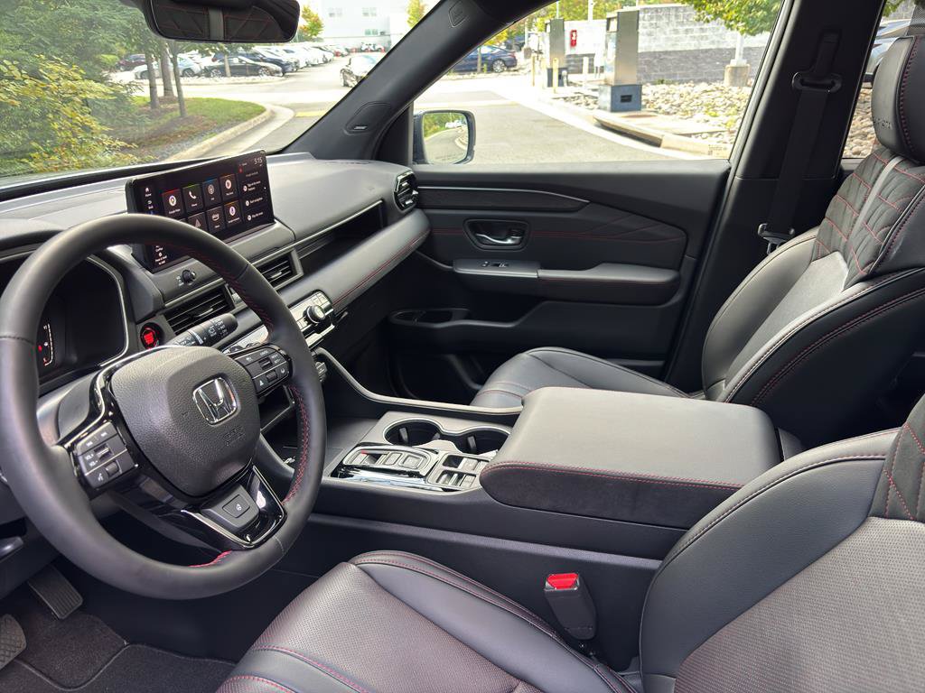 Certified 2026 Honda Pilot Black Edition image 23
