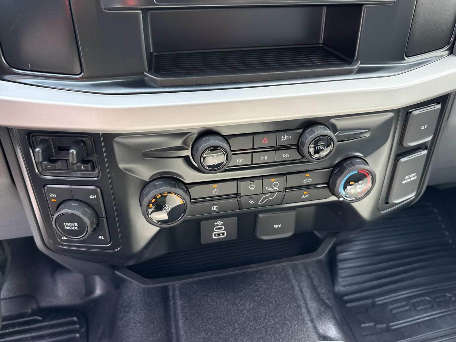 New 2027 Ford F250 XL w/ XL Chrome Package AWD/4WD image 17