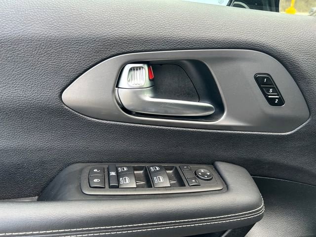 Used 2025 Chrysler Pacifica Select FWD image 22
