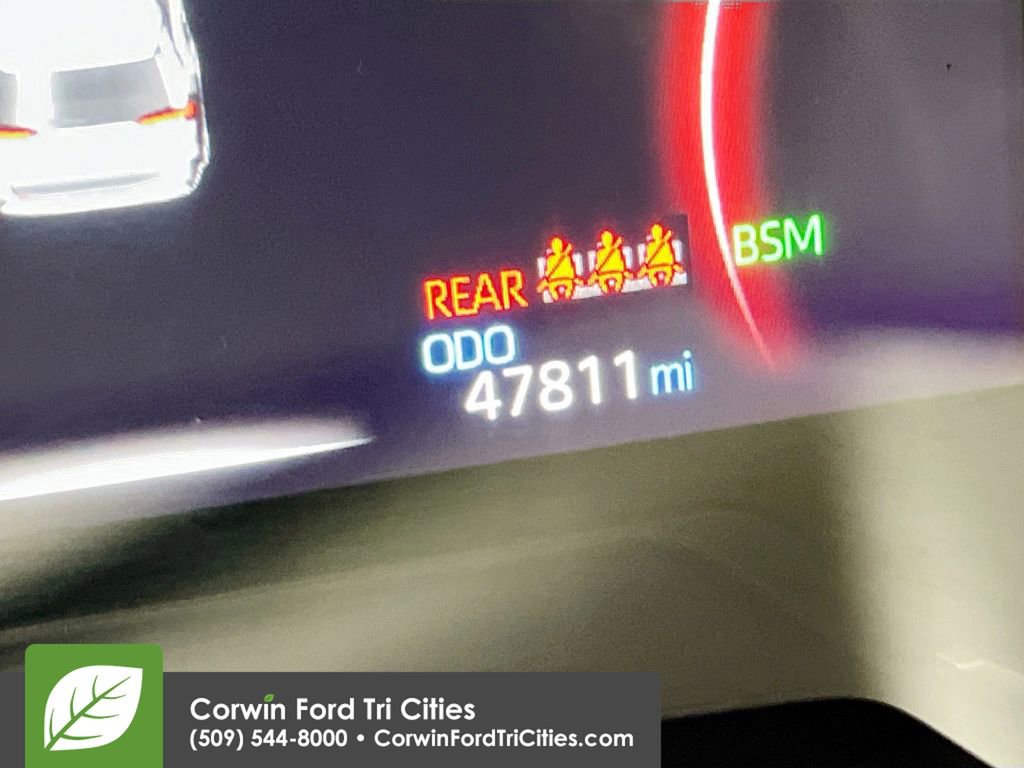 Used 2023 Toyota RAV4 XLE image 2