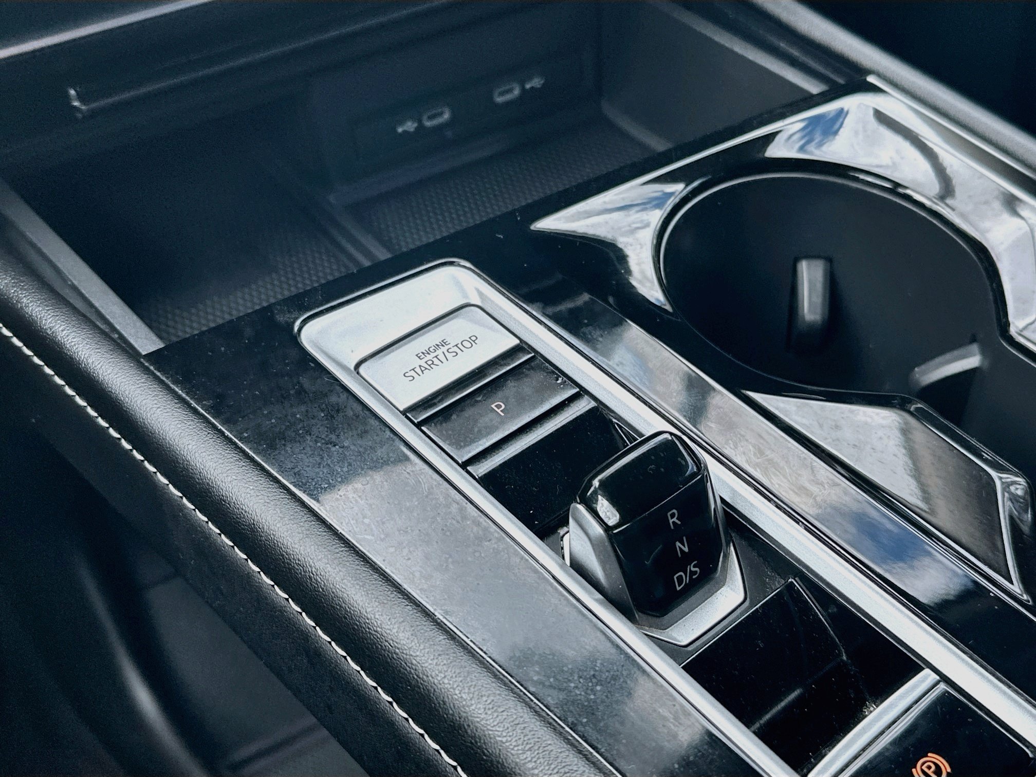 Used 2024 Volkswagen Atlas SE AWD/4WD image 24