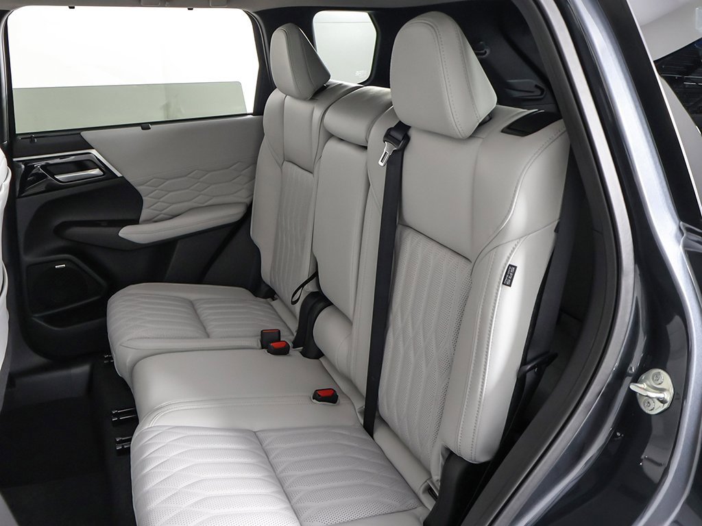 New 2025 Mitsubishi Outlander SEL image 35