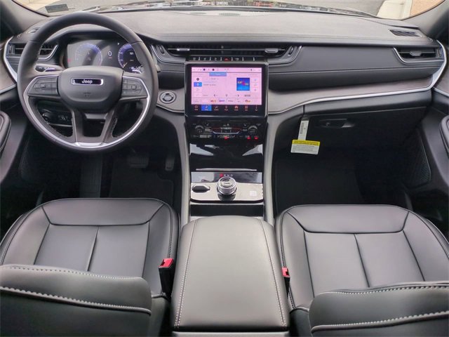 New 2025 Jeep Grand Cherokee Limited w/ Trailer Tow Package image 15