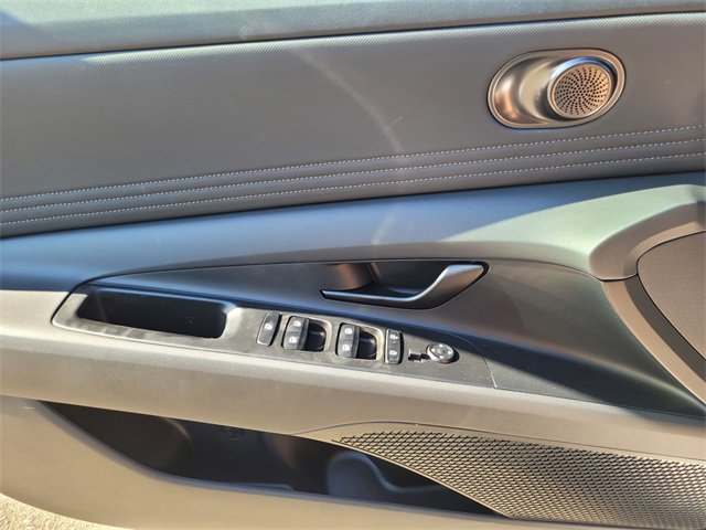 New 2025 Hyundai Elantra SEL image 13