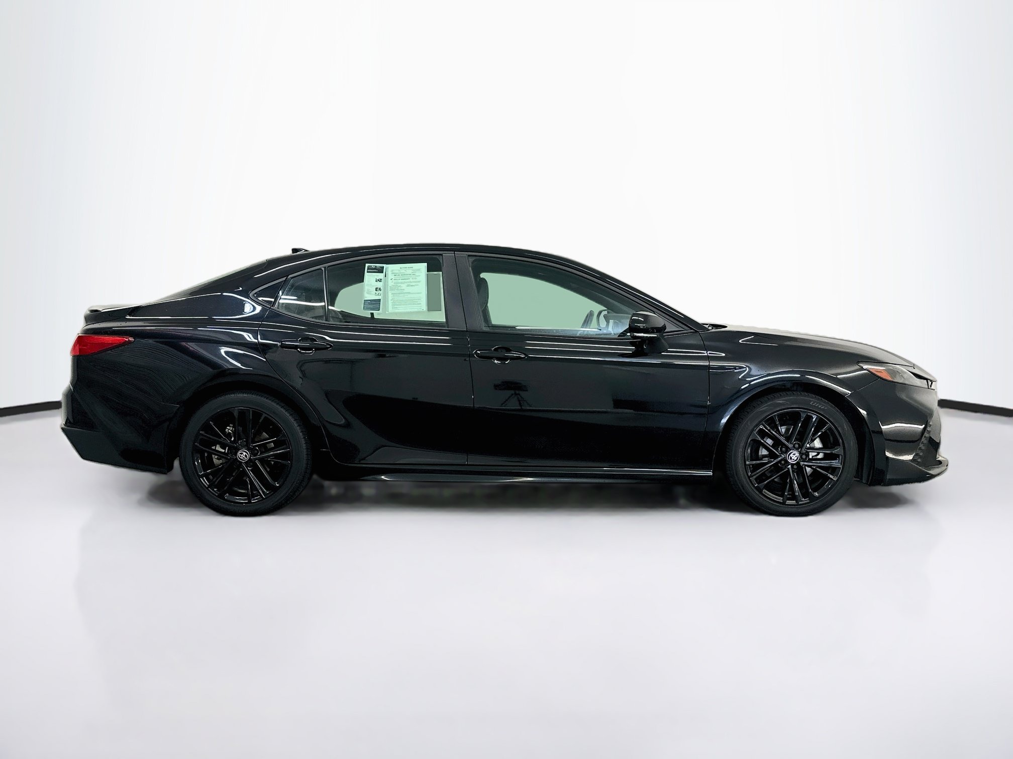 Used 2025 Toyota Camry SE FWD image 10