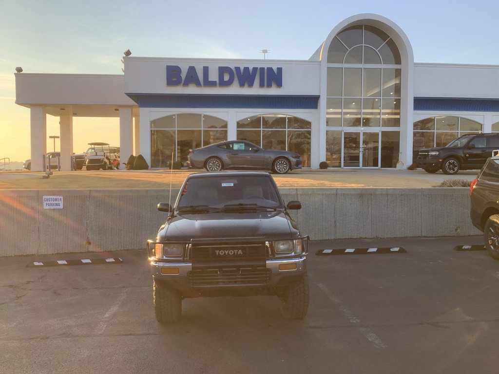 Used 1989 Toyota Pickup Deluxe image 2