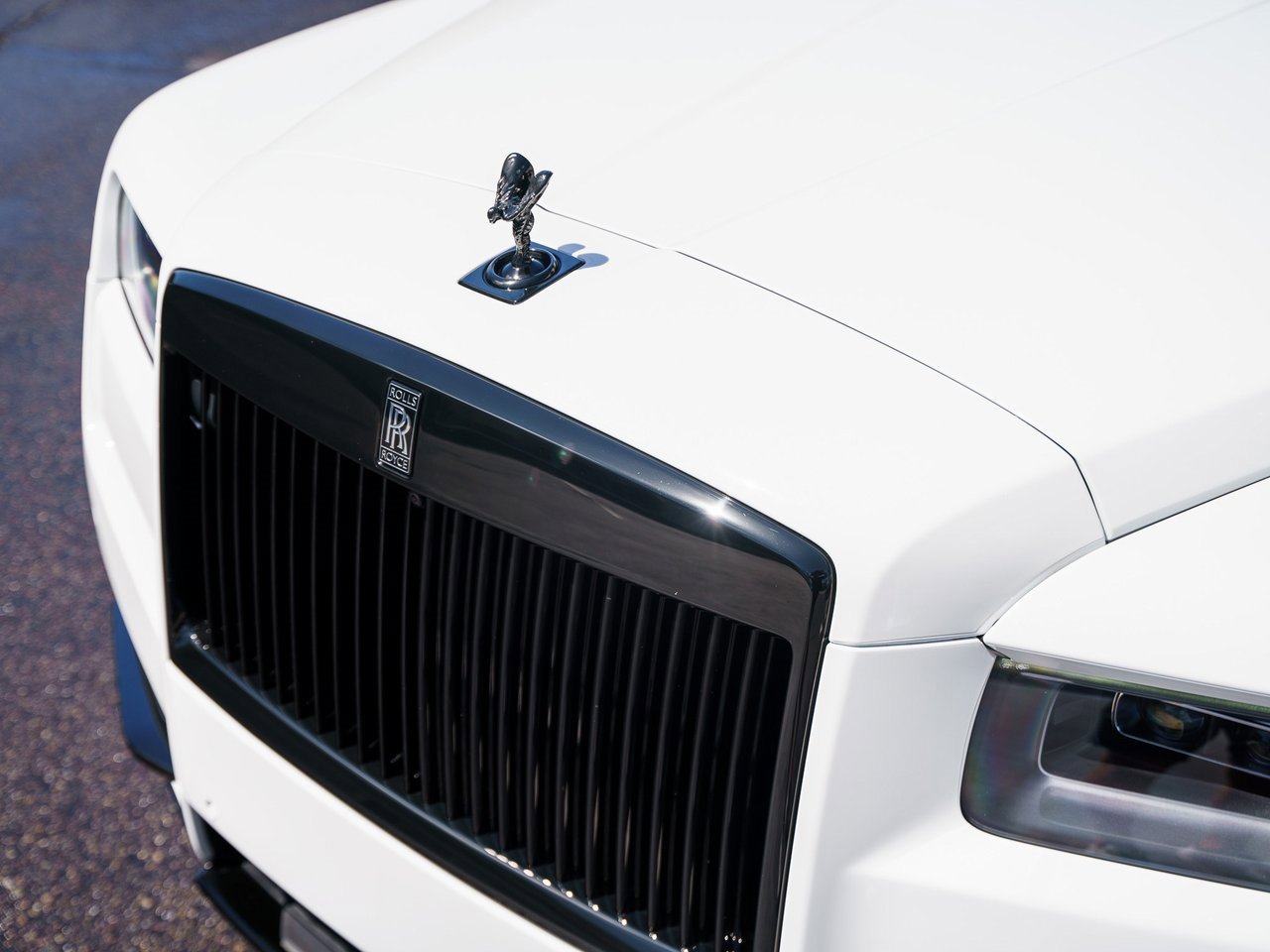 Certified 2023 Rolls-Royce Cullinan Black Badge w/ Driver's Package image 37