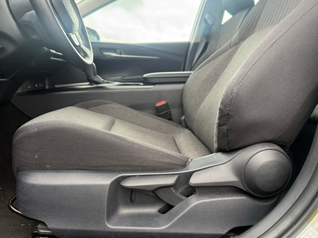 Used 2025 Toyota Camry LE FWD image 9