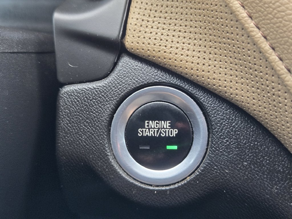 Used 2024 Chevrolet Equinox Premier FWD image 21