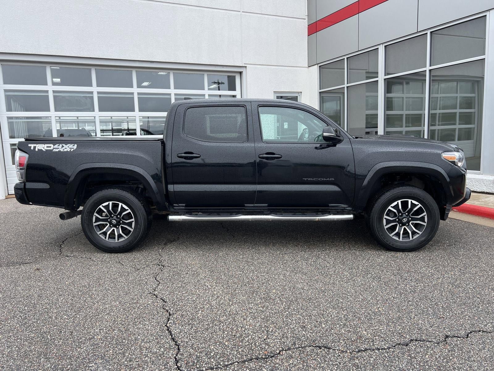 Used 2022 Toyota Tacoma TRD Sport w/ Black Out Package (TMS) AWD/4WD image 11