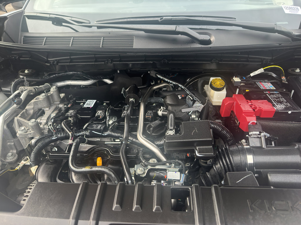 Used 2025 Nissan Kicks SR image 10