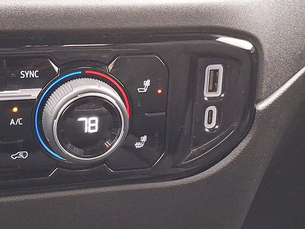 Used 2023 Chevrolet Silverado 1500 LT image 24